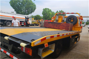 五峰附近拖车电话号码服务